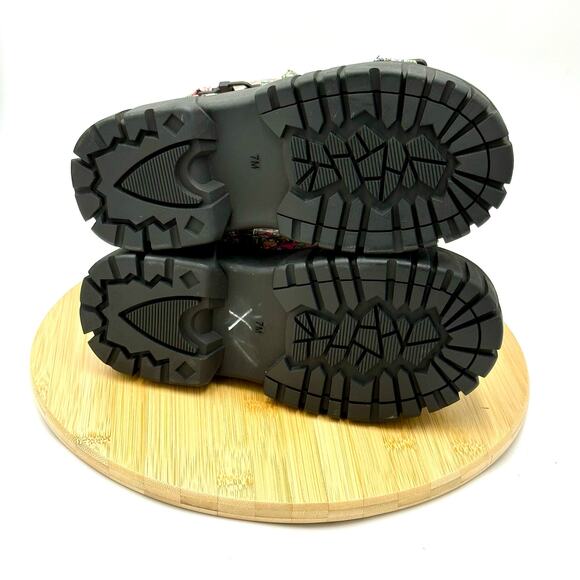 Current Mood Reckless Adventure Combat Boots Anime Design - Size 7 - Picture 14 of 16